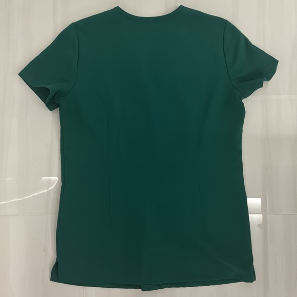 FIGS HUNTER GREEN CASMA SCRUB TOP LIMITED EDITION - Picture 2 of 2